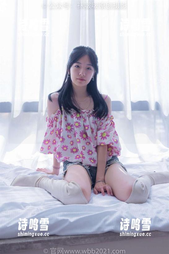 BoBoSocks袜啵啵 - 新春来临，糯米的定制对联与半脱袜子构成一幅“风景”