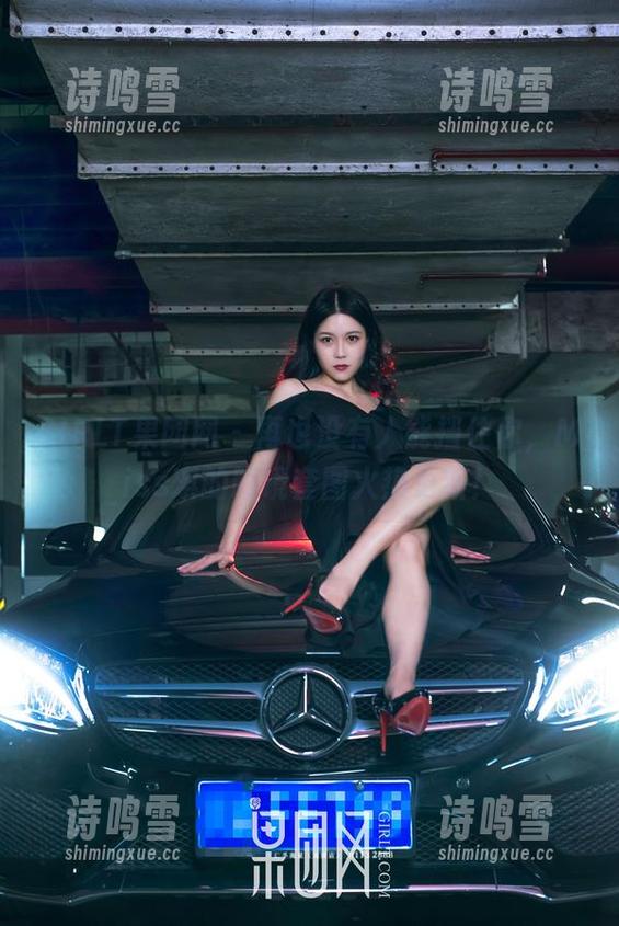 GIRLT果团网 - 再也没有人能挡住你，Miss琪的眼镜套图火热更新！