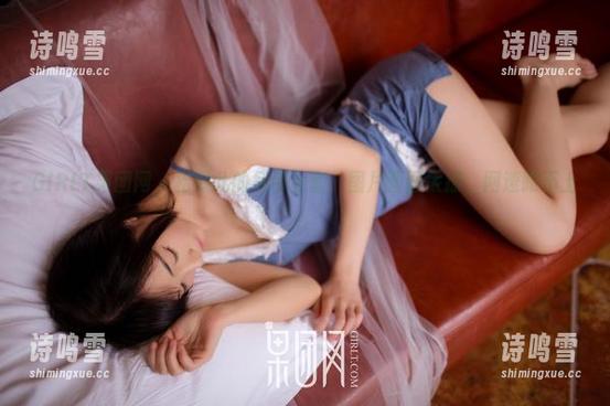 GIRLT果团网 - 松果儿的吊带全套，图片画面太撩，网速跟不上！