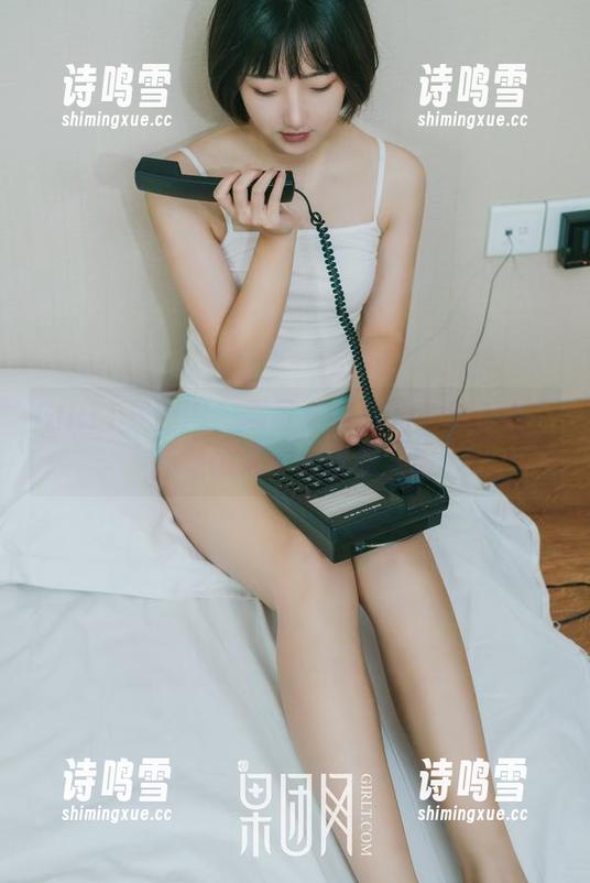 GIRLT果团网 - 黄歆苑的短裙私拍合集丨这是段无华的优雅之旅