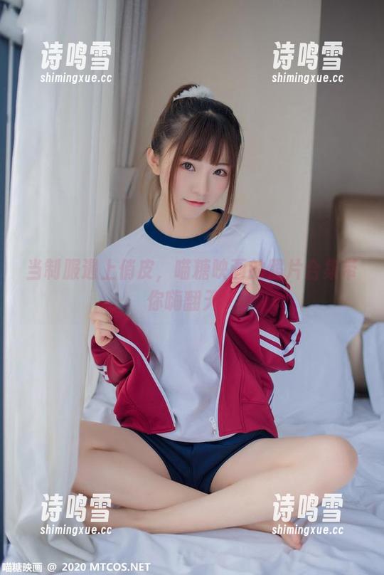 当制服遇上俏皮，喵糖映画的照片合集带你嗨翻天！