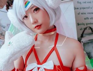 坐拥Messie Huang的原图和裤里丝，心里突然有种说不出的怀旧？