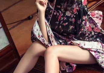 TouTiao头条女神 – 刘雨露的透明私房美图，光影洒了一身，也太诱惑了吧。