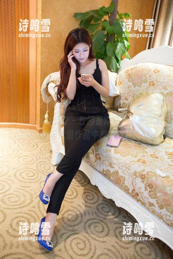 TuiGirl推女郎 - 校园是背景，松果儿是主角，我在这组作品中想要找到答案！