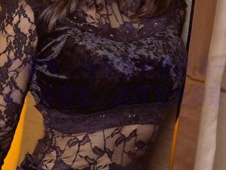 UGirls尤果网 – 何曼丽泳池合集—整个人都像一条游鱼,自在又无拘束。