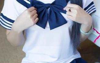 UGirls尤果网 – 周心情的JK:当图片分享遇上校园风