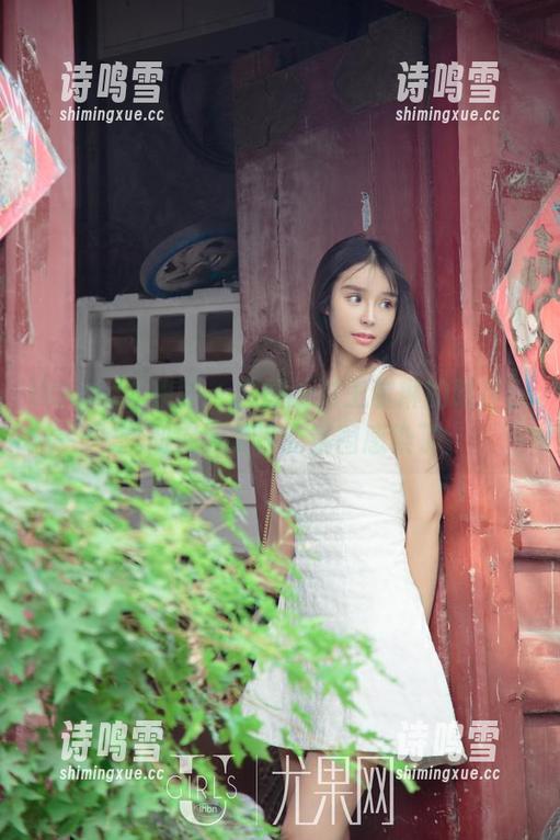 UGirls尤果网 - 原图面对王尔琳的眼神，我彻底被夏日的氛围感染了