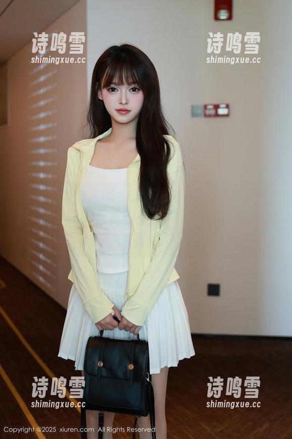 Xiuren秀人网 - 难道棉袜也能霸屏？看Milk大萌如何驾驭原图和写真之间的那抹微妙