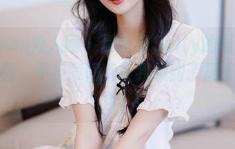 Xiuren秀人网 – 夏诗雯Sally的短裙私房美图,不经意间就让我想到了风筝和飞翔!