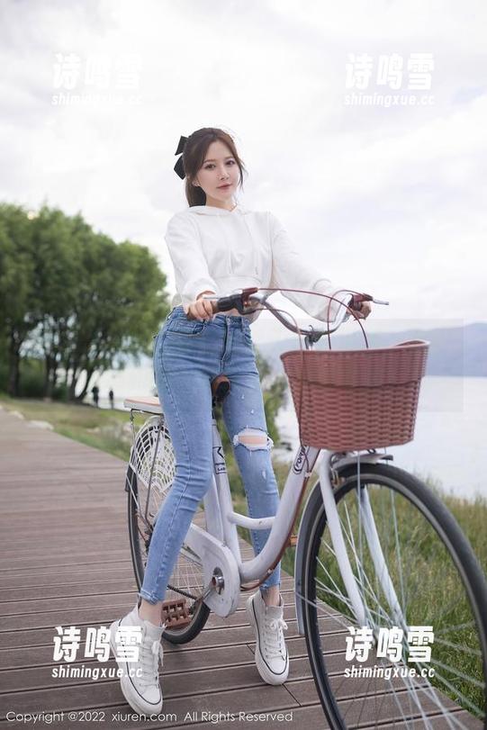 Xiuren秀人网 - 如果天台会说话，月野兔美妞的写真合集一定很有趣！