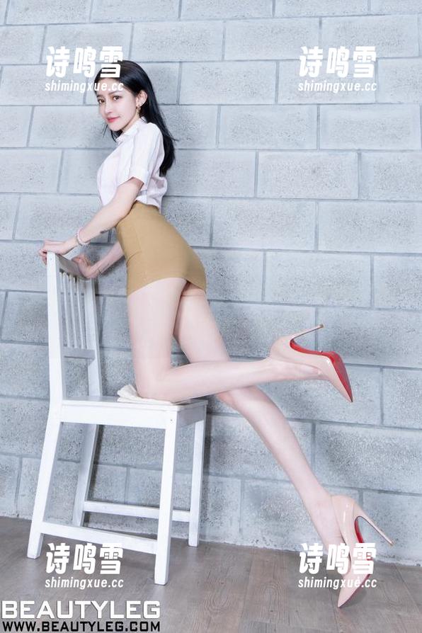 beautyleg - 小玲在泳池边：在线，高清，完全是随性状态！