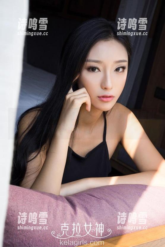 克拉女神 - 舒彤的美腿，啊，那图册里似乎藏着一双能说话的腿吧？