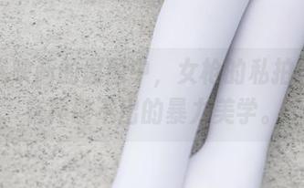 在兔玩映画的原图中,女枪的私拍氛围总有种说不出的暴力美学。