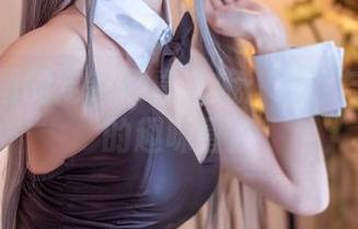 兔玩映画的定制写真之旅：爱宕与兔女郎的趣味冒险