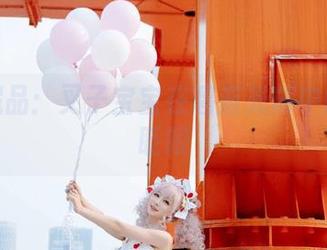 私房藏品：叉子宝宝在碧蓝光辉中的迷离眨眼