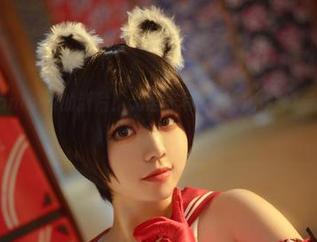 啊日日_Ganlory的新片!无圣光写真浮现小红帽与狼的奇葩约会。