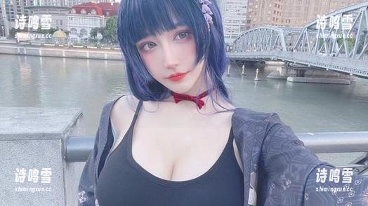 啾小妍Deer的金发芭比在最新图库上蹭热度，颜色太鲜艳，我的眼睛受不了！