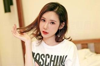 嗲囡囡 – 施忆佳KITTY的定制图集:她的日常,一如既往地迷离