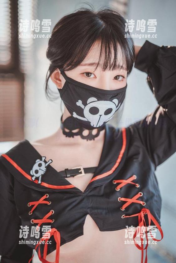 姜仁卿(강인경)用长腿打破了一切写真常规，快来看Cos的魔力！