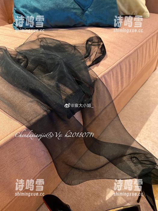 微密圈 - 宸大小姐的和服写真集，真的好有感觉，但她这是想怎么秀？