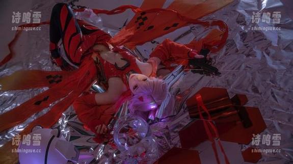图片中小和甜酒变身修女，大概在筹划一场沙滩派对？