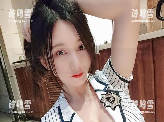 微密圈 - 当小玉吃果冻遇上丝袜——私房图包，隐秘又迷人。
