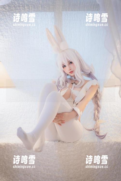 小鹿鹿shika的汉服最新作品：这些细节让我在想，是回不去了...