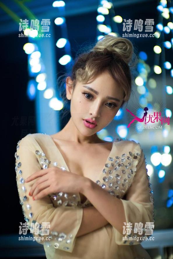 尤果网 - 当妮小妖遇到肉丝：高清图集中尽显别样滋味，你不想一探究竟吗？