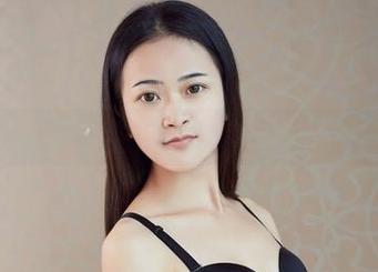 尤物馆 – Amrita贞贞的旅拍全集:看她从不缺乏好玩姿势的旅途