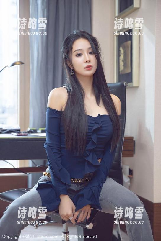 尤蜜荟 - 来看看谭小灵的泳池全集，泳圈里藏了些什么小心机？