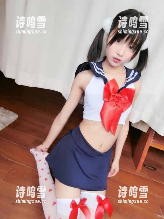 布丁大法的资源，展示的竟是一种克制的露出方式。