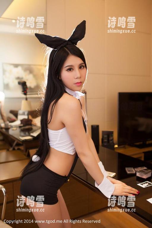 推女神 - 施忆佳，这就是职业装下的美图偷偷分享，别告诉老板哦