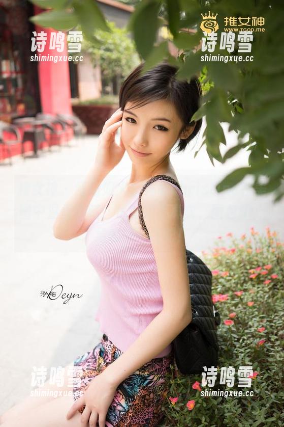 推女神 - 红裙如火，黄可christine在美图中温柔细腻，优雅得不真实，图包呀，给我来一打吧！