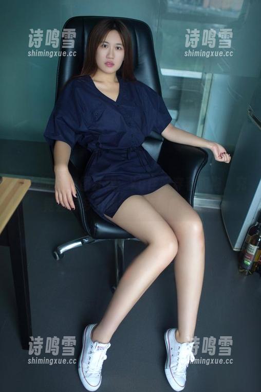 推女郎 - 套图狂欢：Yu佳妮穿着旗袍，究竟会有多少慵懒与优雅的碰撞？