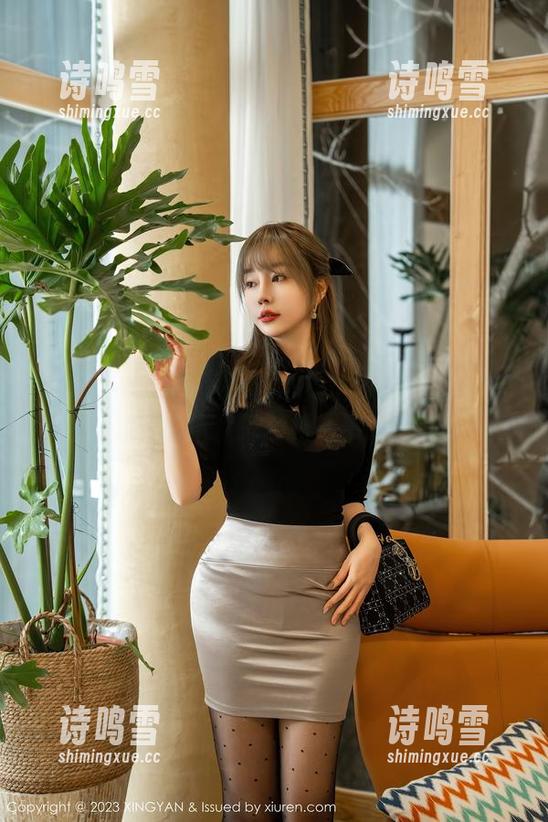 星颜社 - 怎样下载温心怡的女孩写真？先喝杯咖啡放松一下。