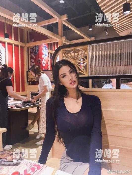 微密圈 - 一本“白色”图库，李嘉欣97又搞得我想买想用的资源了。