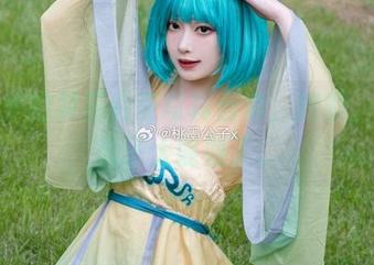 新出炉的罗莎莉亚写真合集,抱歉,桃墨公子太能耍了。