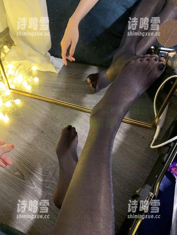 微密圈 - 桃脱了的修女：快来下载这组反差感满分的套图！