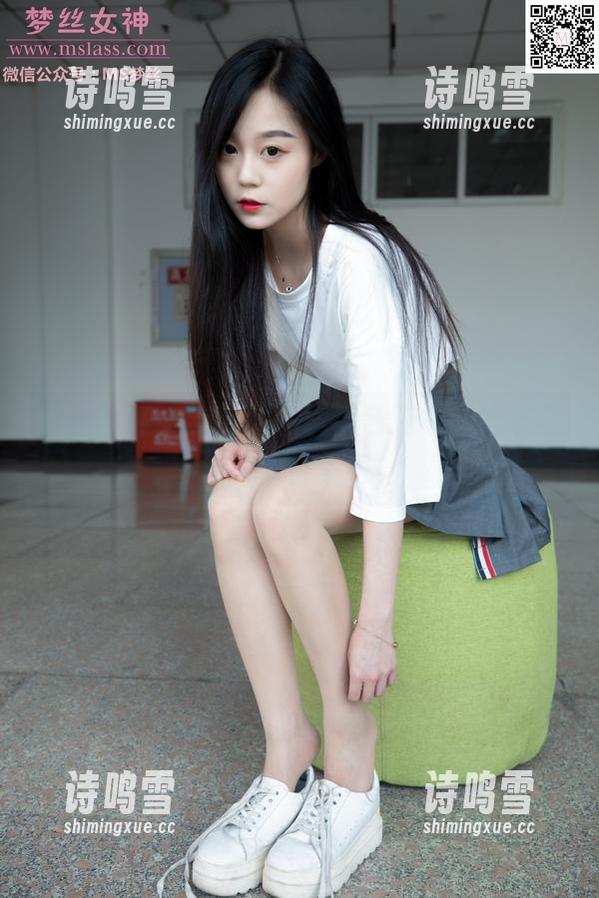 梦丝女神 - 乔儿的校服黑色版本，快来网盘抢个合集吧！
