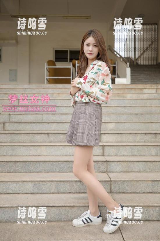 梦丝女神 - 这划分美女和胚子的画像，图片里的玥玥也太迷了吧