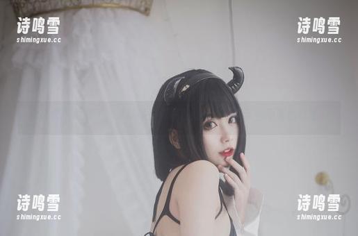 清颜颜子 女巫套图更新了,清颜颜子似乎在光影中施展了些不明的魔法~