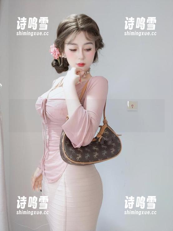 来看看白银81的连衣裙资源，难以抗拒的小细节总能让人停下来。