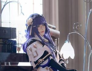 这不是最新写真,是百合欧皇子在皇家财富号上开设播客的现场版吧?