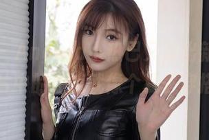 秀人网 – Angela小热巴又来出新招了，精选图片中的短裤就像个夏季穿搭课程。