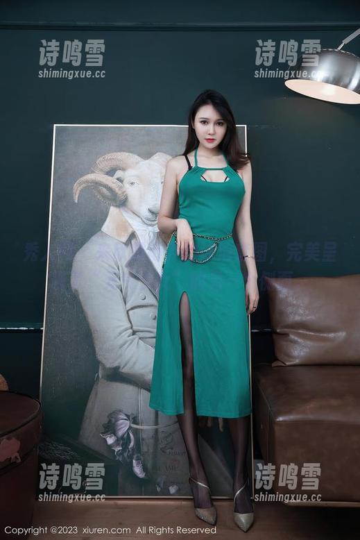 秀人网 - 来欣赏南乔的泳池套图，完美呈现了“元气少女”的另一个侧面。