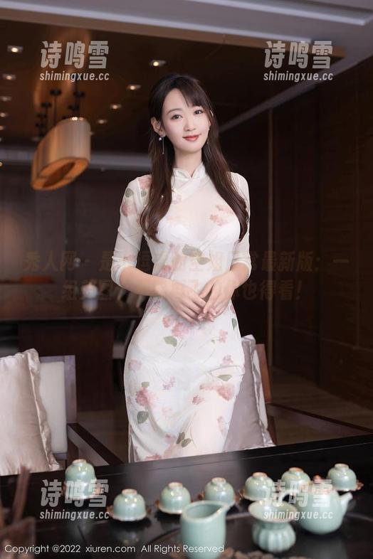 秀人网 - 是小逗逗的空姐日常最新版：一组美图，不能再飞的你也得看！