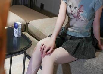 秀人网 – 本来想认真学习,结果被玄子的校园高清套图distract了