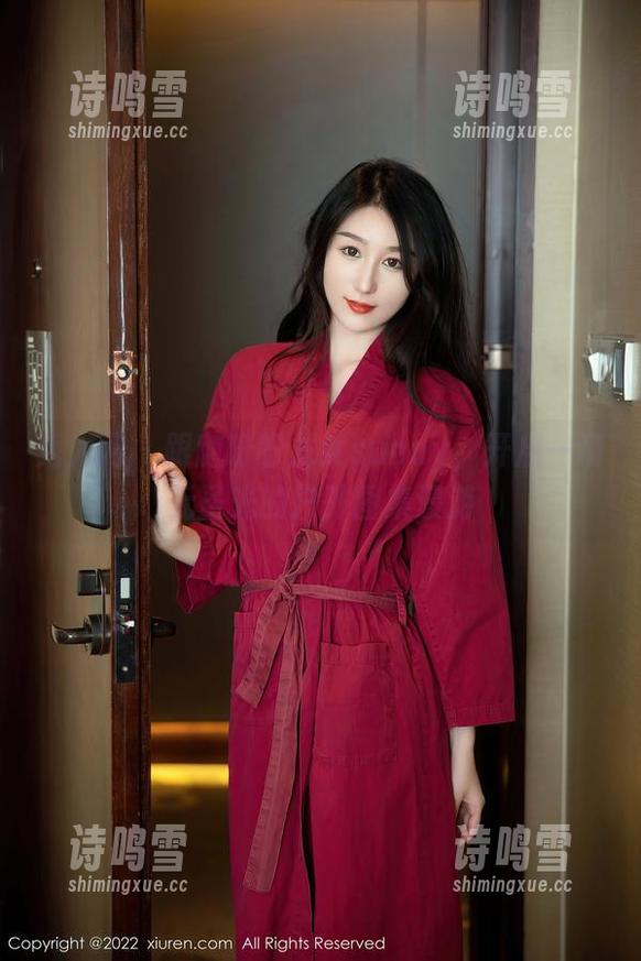 秀人网 - 跟随盼盼龙女sunny，开启一场无圣光的户外图集漫游