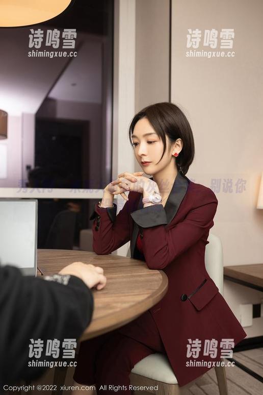 秀人网 - 米妮大萌萌的灰丝合集：别说你没悄悄看啊