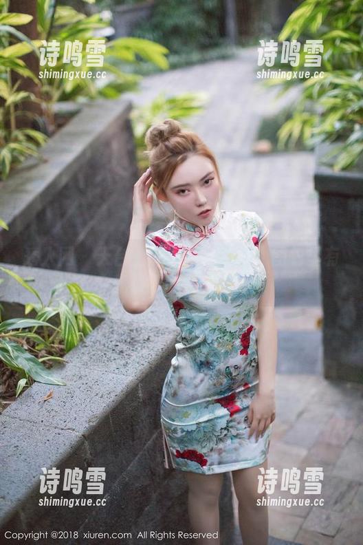 秀人网 - 天台上的顾乔楠私拍：图包里有我最好的坏主意。
